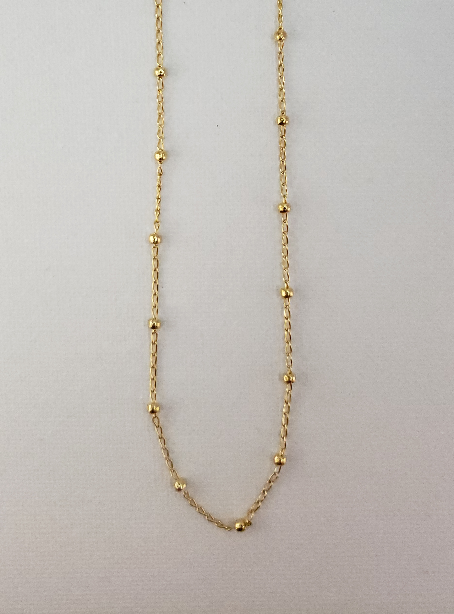 Chain Choker - 14"-16" / Gold filled  Have a 2" integrated extension.  It’s perfect for a simple choker look or a layered attitude.