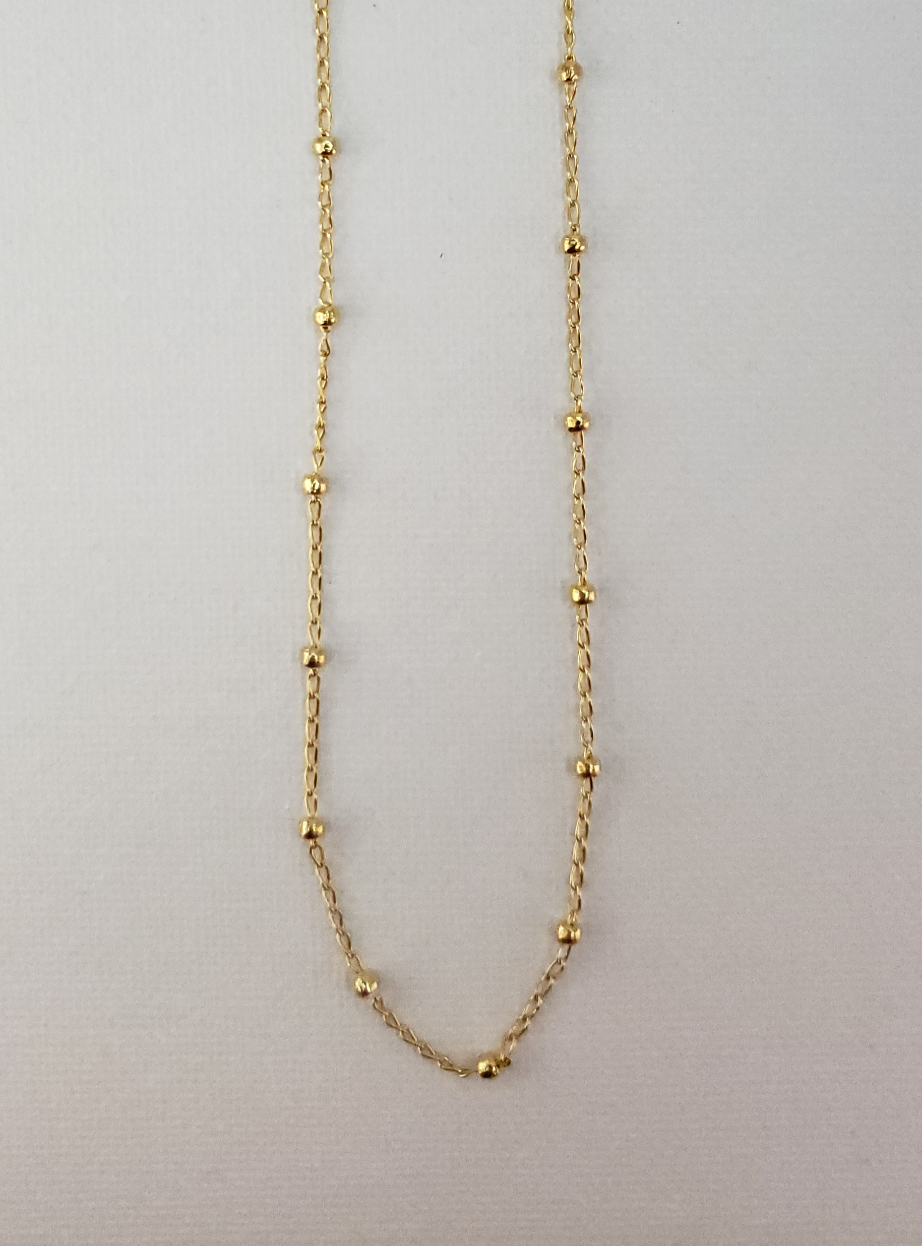 Chain Choker - 14"-16" / Gold filled  Have a 2" integrated extension.  It’s perfect for a simple choker look or a layered attitude.